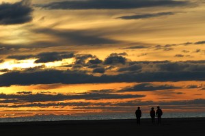 Passeig de matinada per la platja del Serrallo